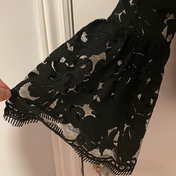 Plus 1X Black laced peplum sleeved top. Addition Elle. - Picture 2 of 3